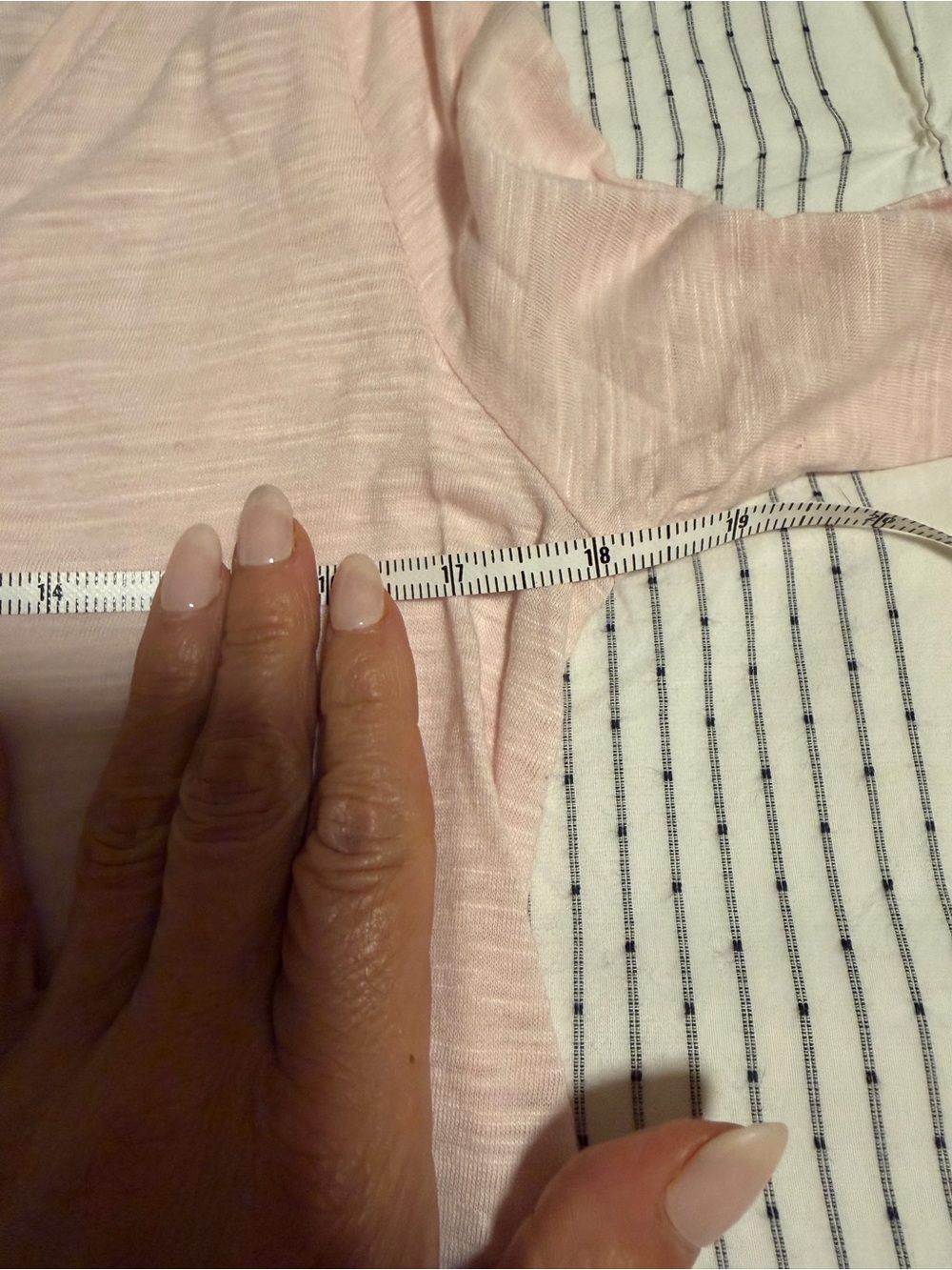 Banana Republic Pale Pink V-Neck Long Sleeve Top - Picture 7 of 8
